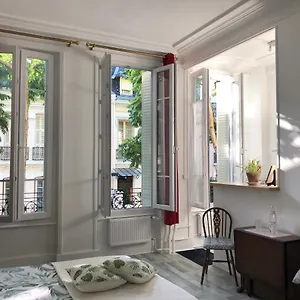 https://villa-camelia.hotels-rhonealpes.com