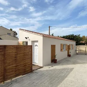 https://paisible-maisonnette-a-entraigues-sur-la-sorgue.fr-provencehotel.com