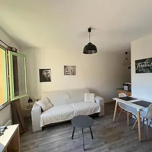 https://charmand-studio-en-residence-avec-piscine.fr-provencehotel.com