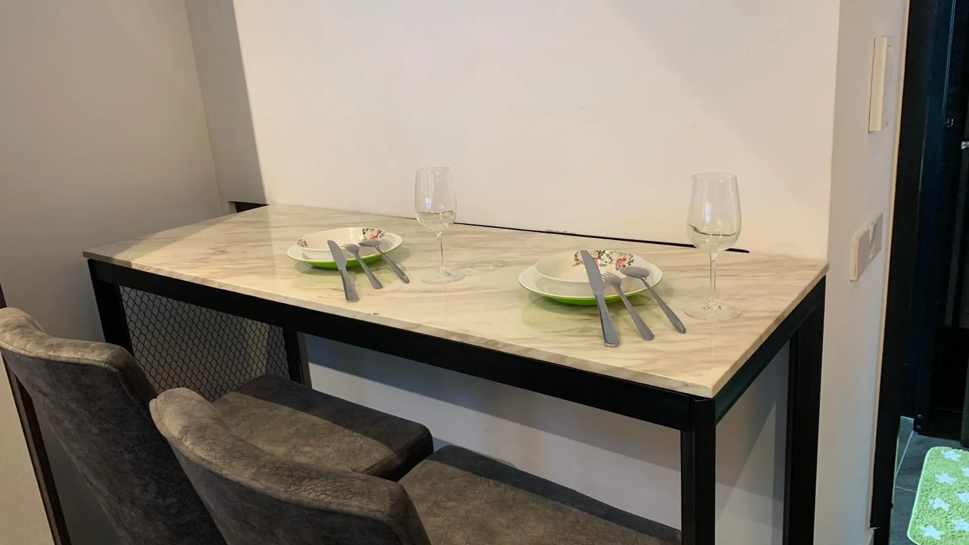 Scarletz Suites Klcc By Gc Luxury Suites 쿠알라룸푸르 아파트